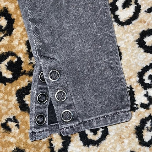 π Bundle Deal: 4 for $20! π Levi's 28 - Picture 11 of 16